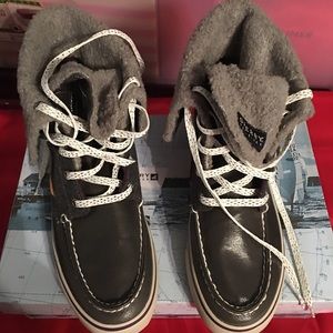 Women SPERRY booties, NEW, size 9.